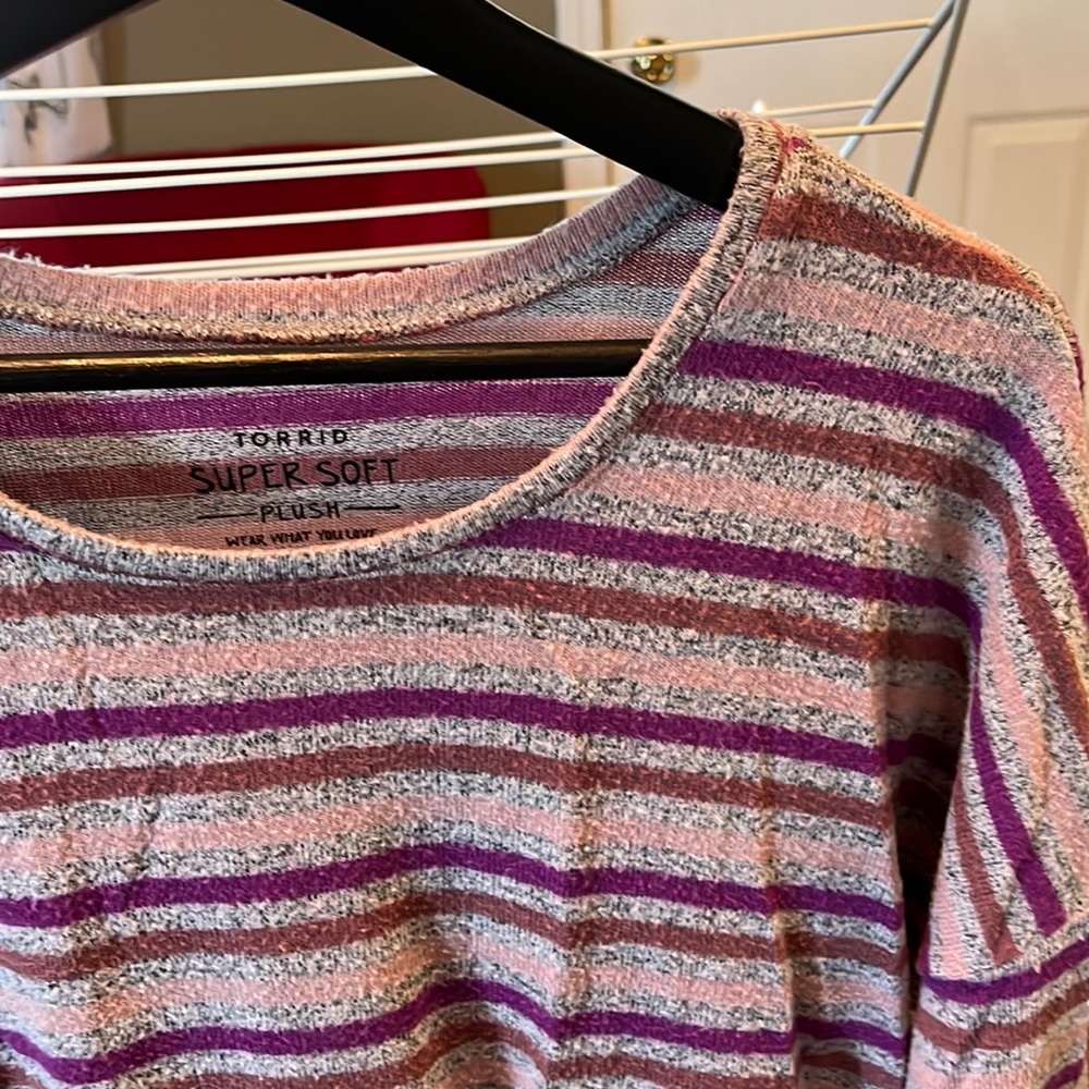 Grey striped sweater — PLUSH — TORRID — sz 1